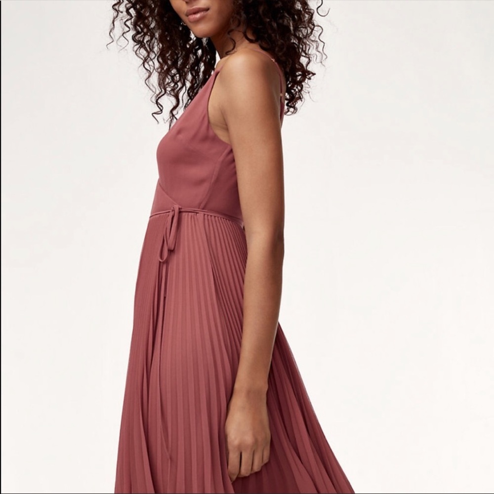 NWT Aritzia Beaune Coral Pleated Dress M
